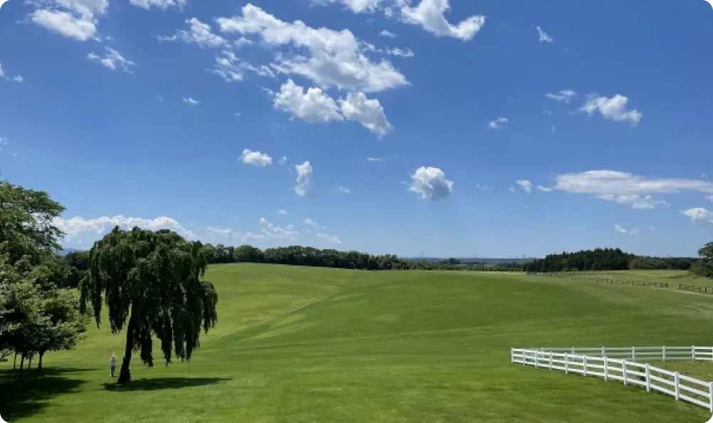 NASU FARM VILLAGEの牧草地と乗馬の風景